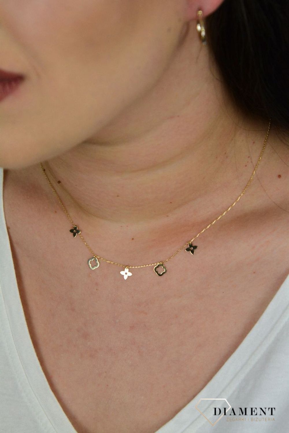 Złoty naszyjnik celebrytka z małymi zawieszkami NA 2517.jpg